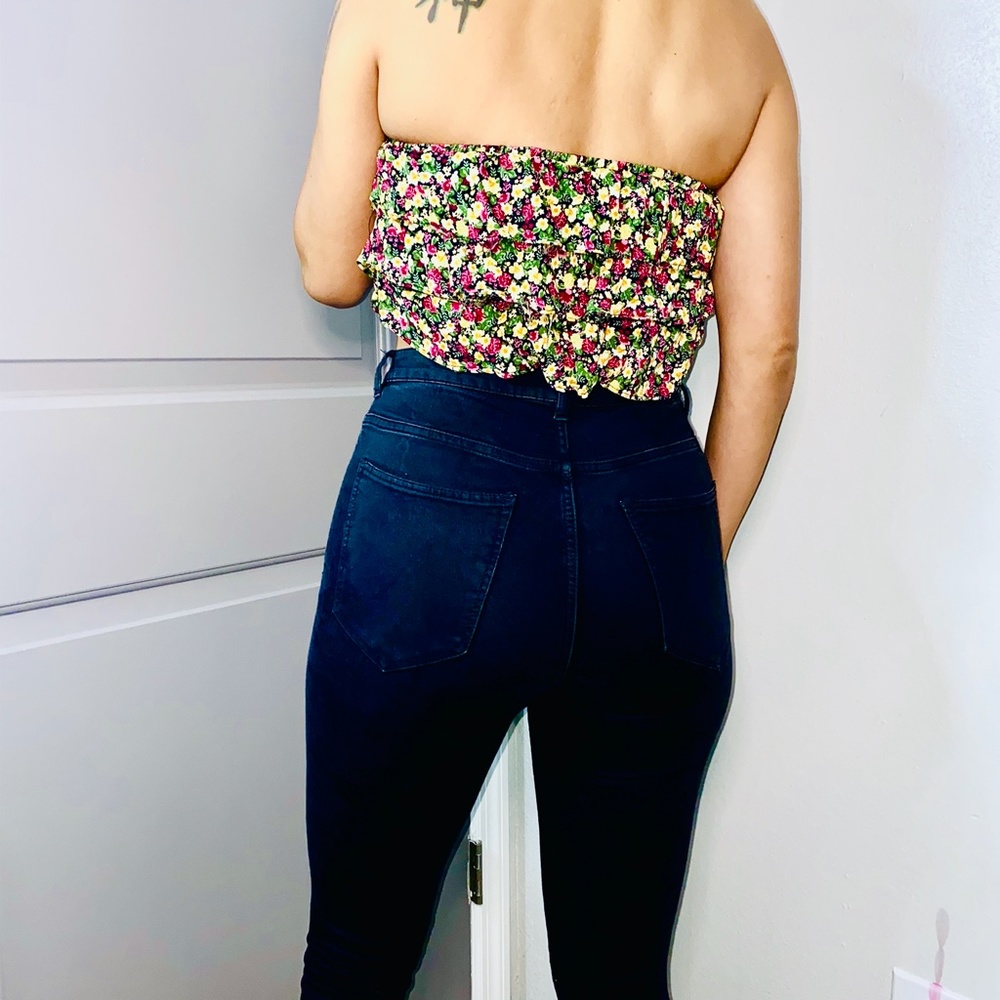 STRAPLESS FLORAL TOP - RUFFLED & PERFECT CONDITION - Picture 3 of 3